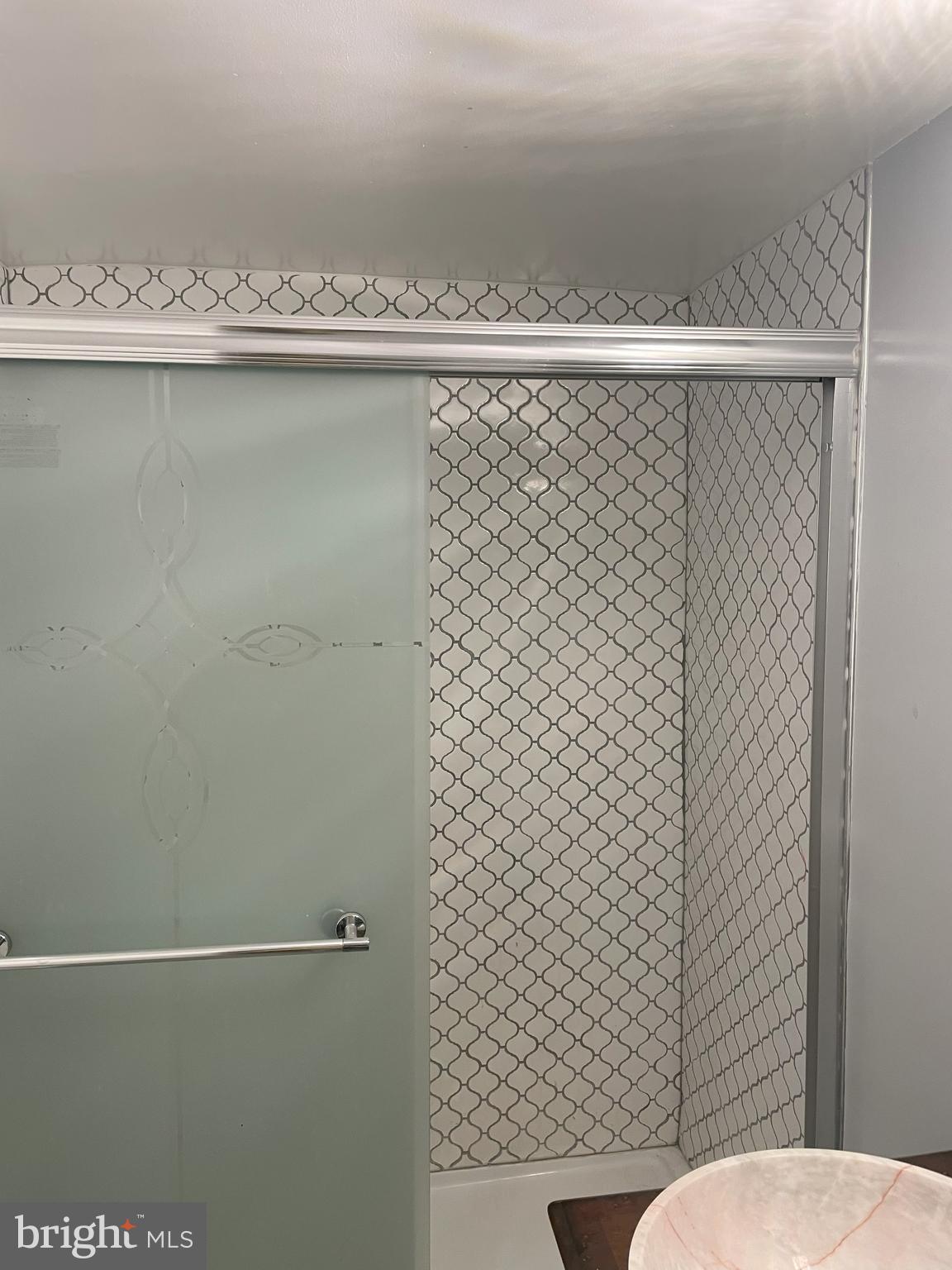 TREETOP CONDO - Residential Lease