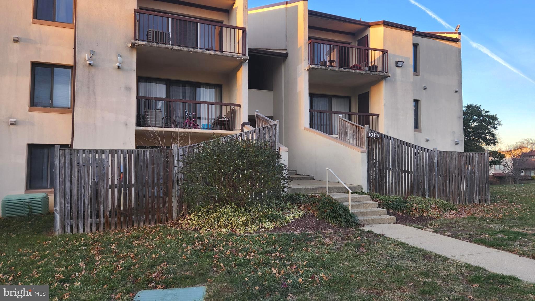 TREETOP CONDO - Residential Lease