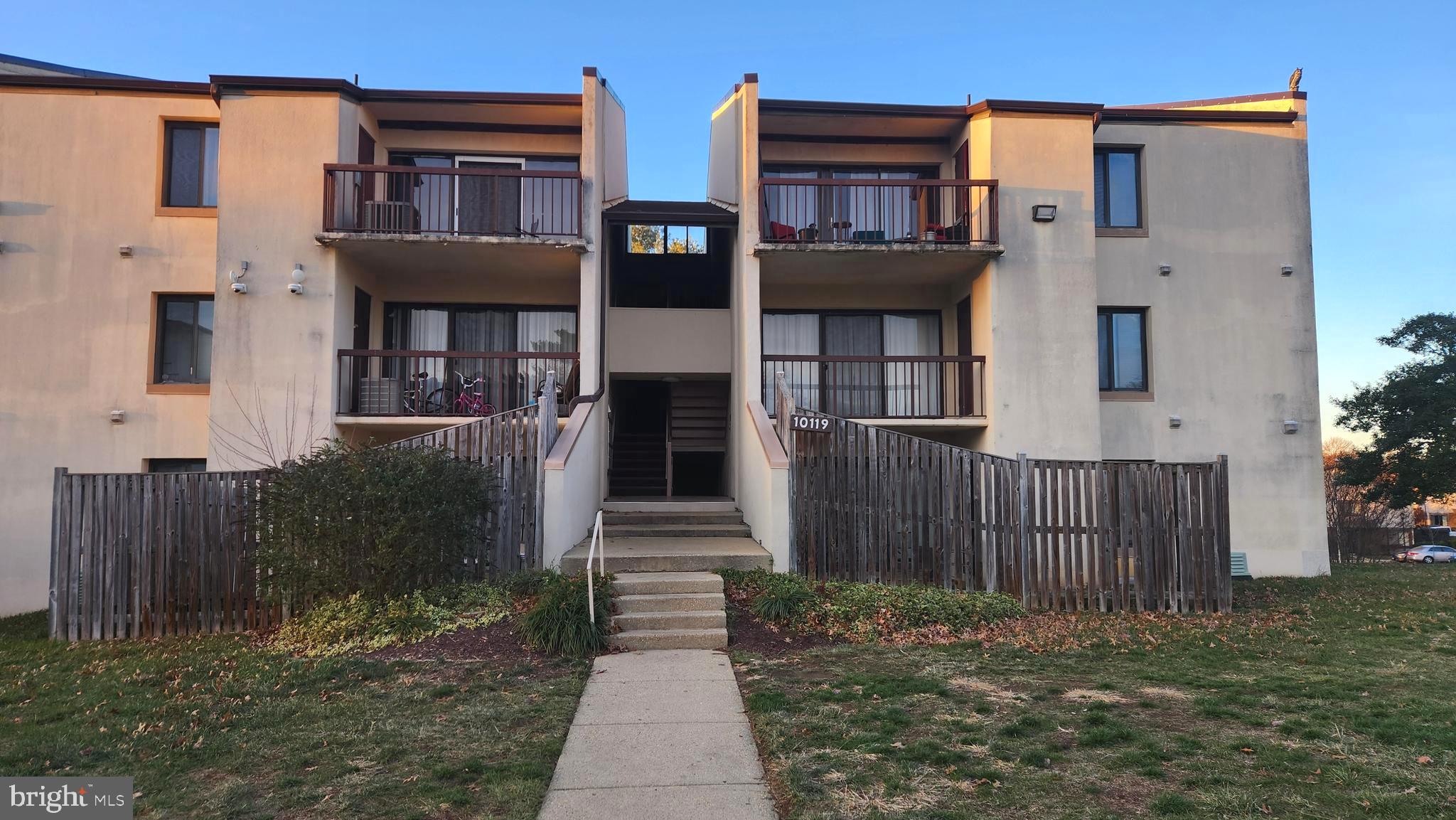 TREETOP CONDO - Residential Lease