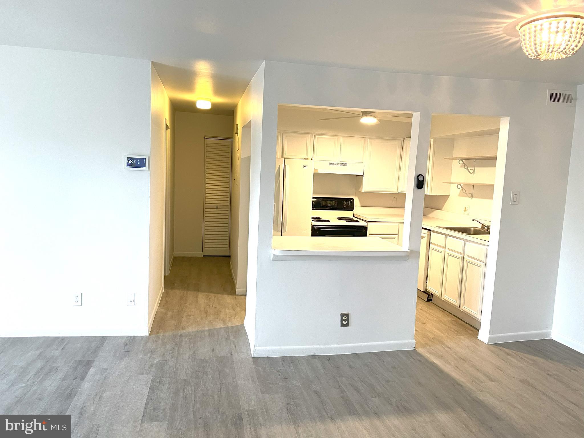 TREETOP CONDO - Residential Lease