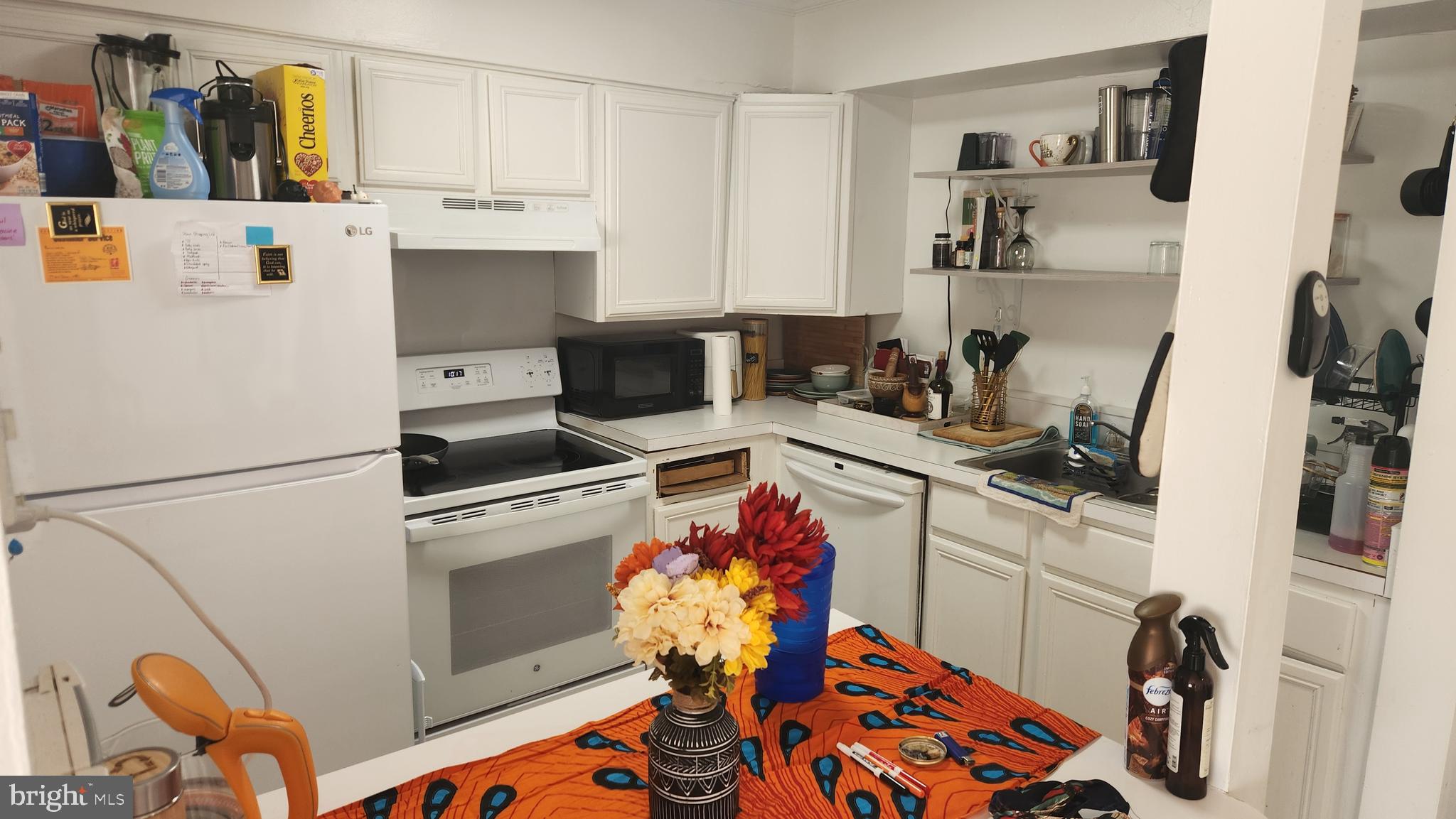 TREETOP CONDO - Residential Lease