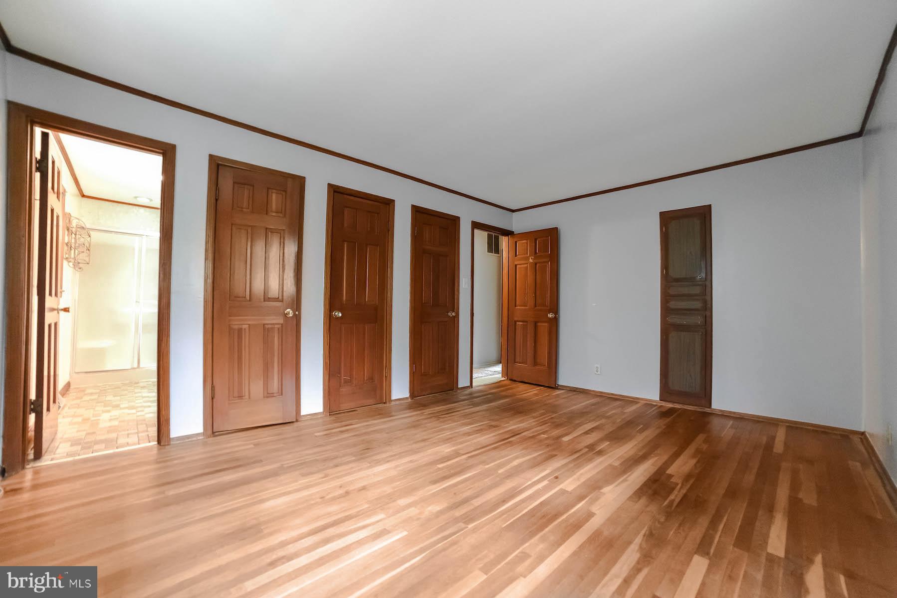 BAREFOOT ACRES - Residential