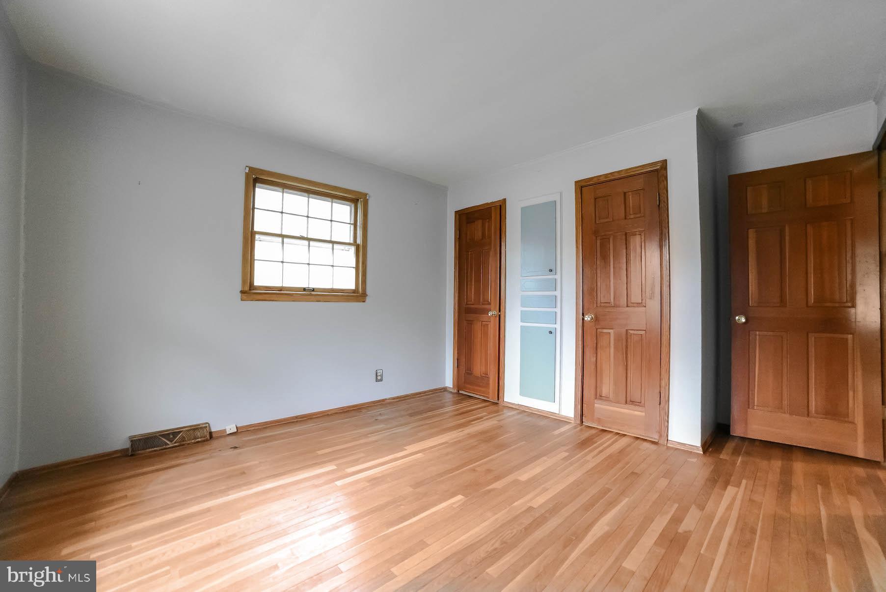 BAREFOOT ACRES - Residential