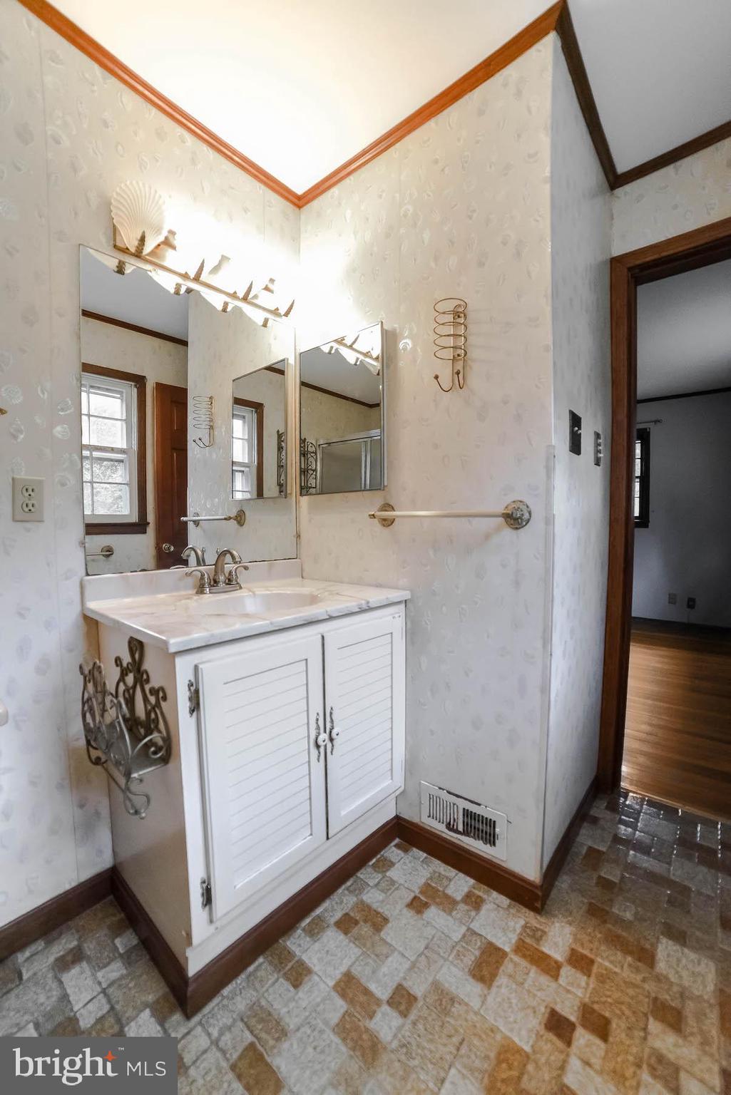 BAREFOOT ACRES - Residential