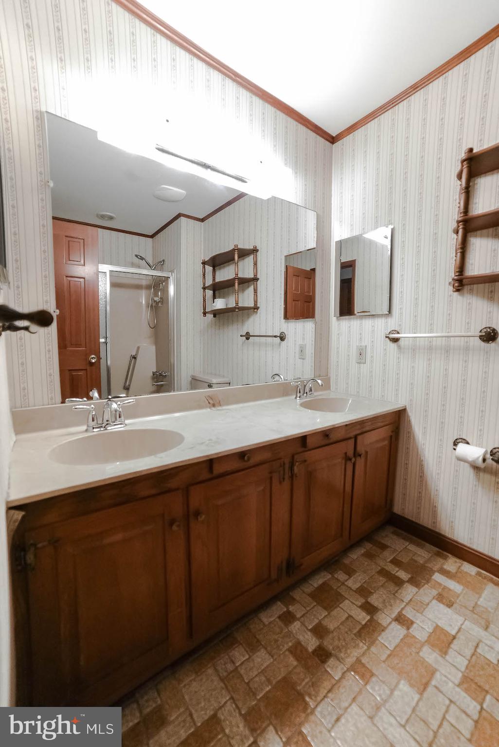 BAREFOOT ACRES - Residential