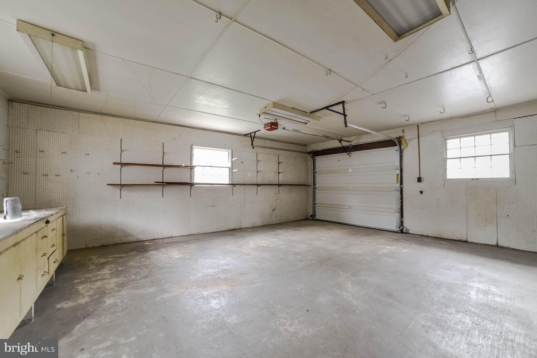 BAREFOOT ACRES - Residential