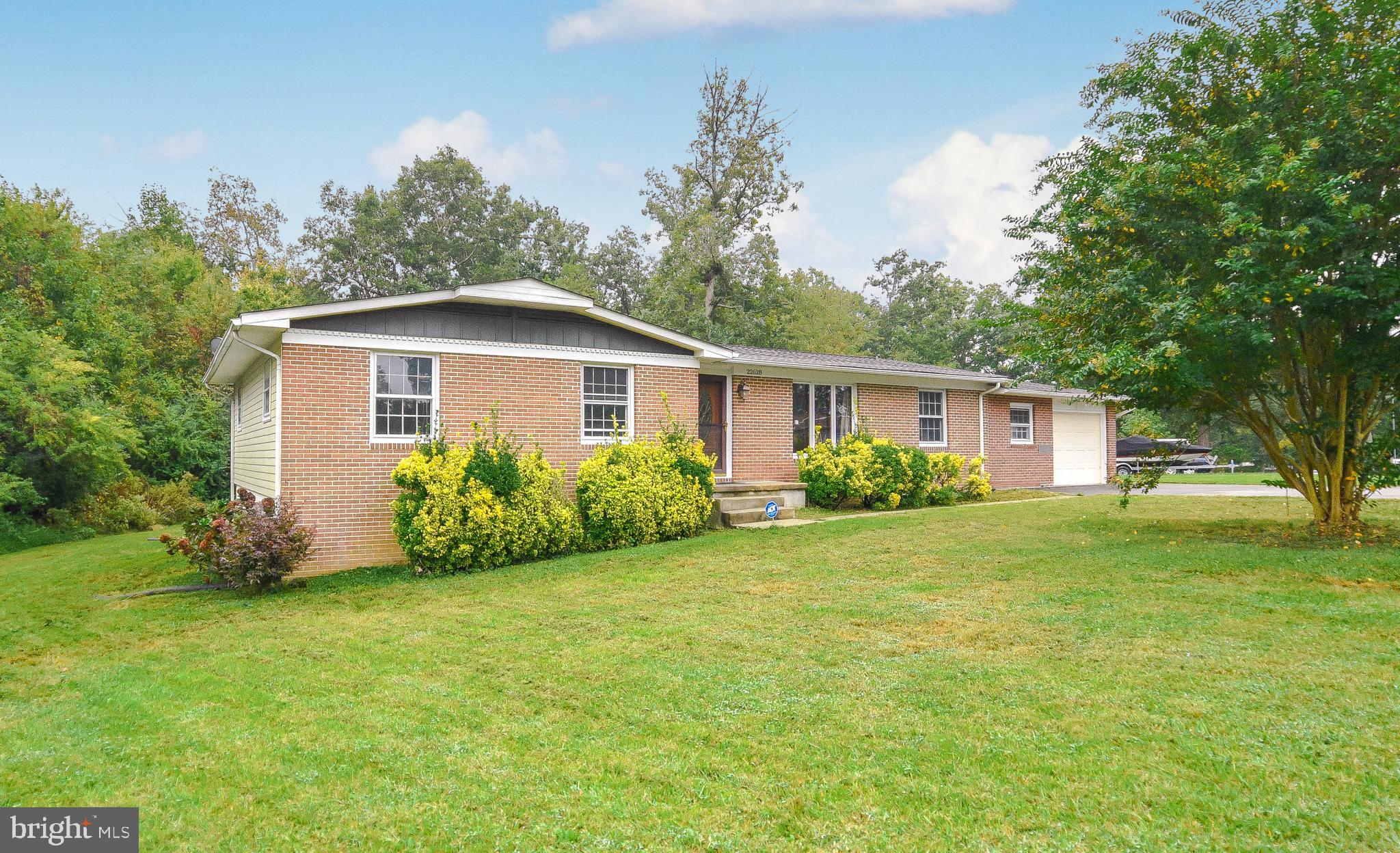 BAREFOOT ACRES - Residential