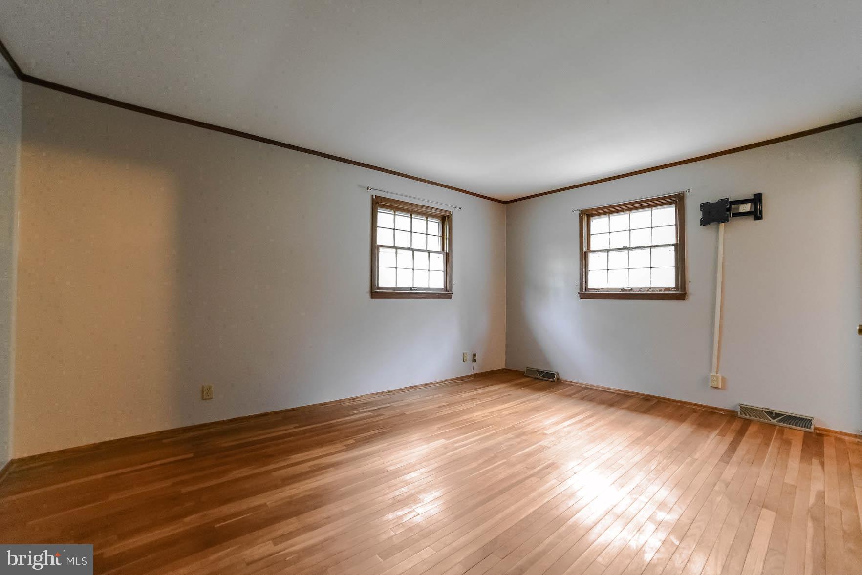 BAREFOOT ACRES - Residential