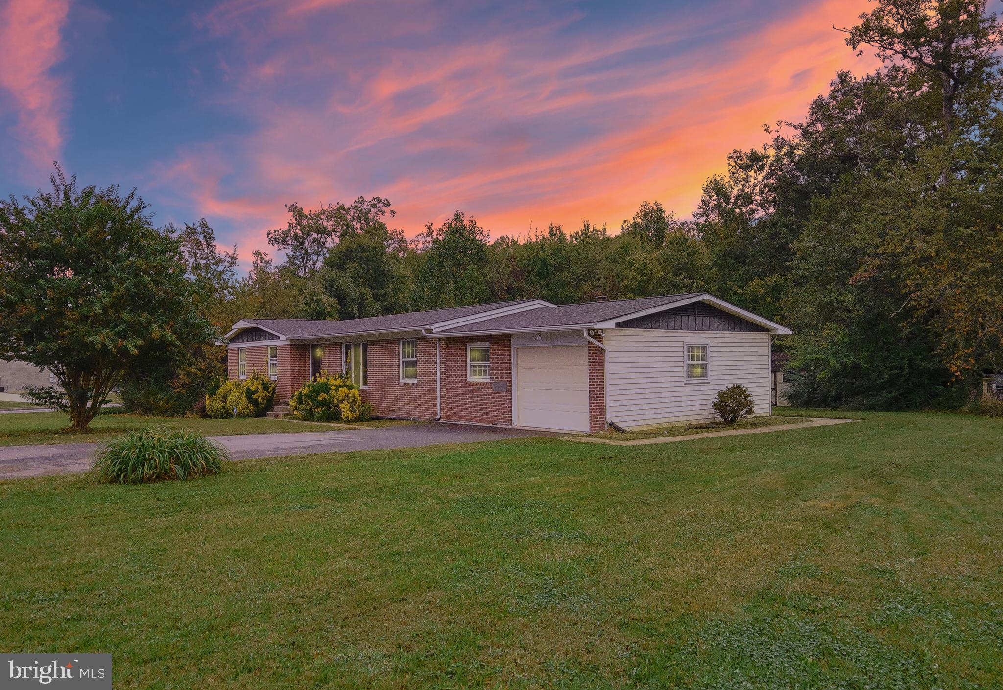 BAREFOOT ACRES - Residential