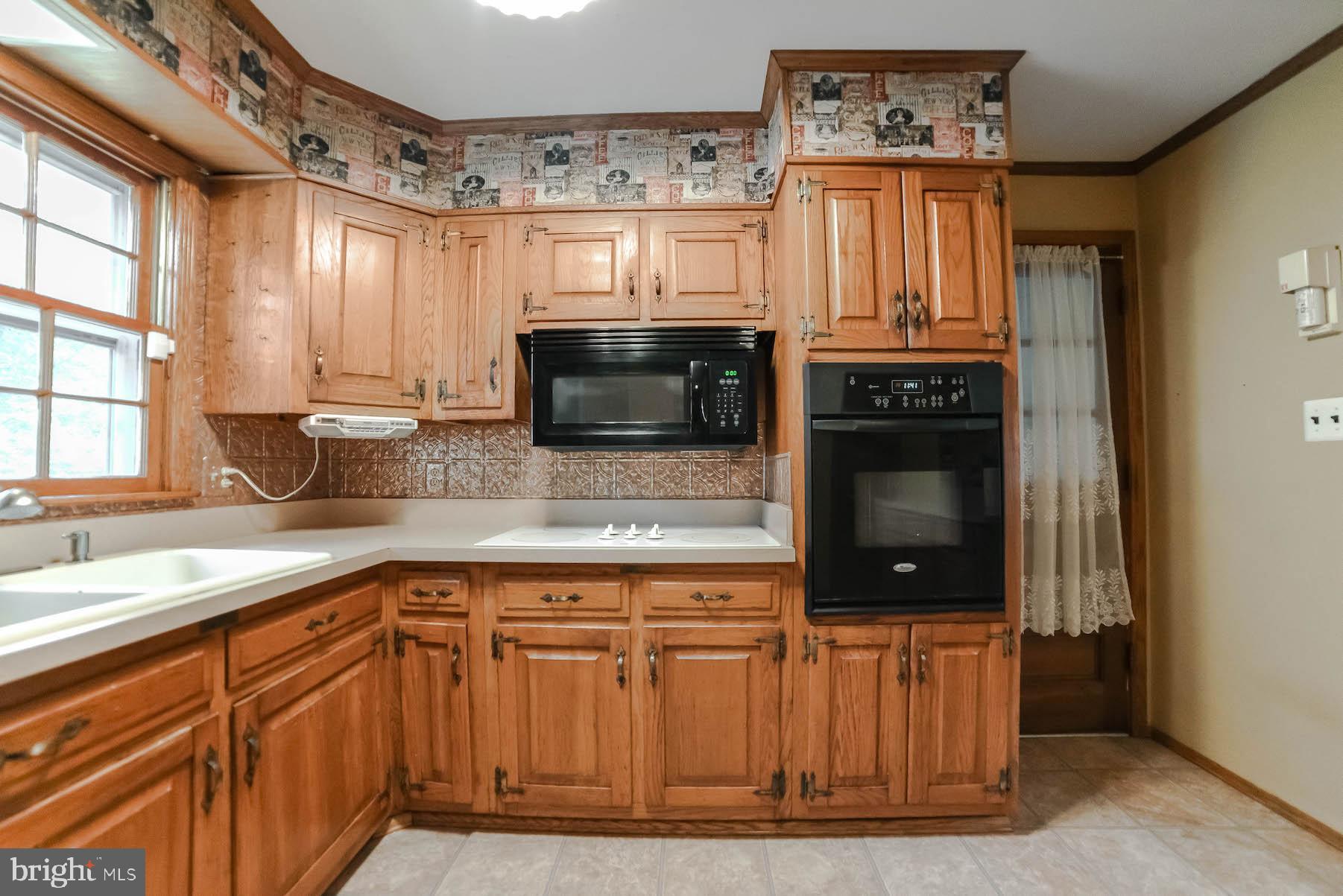 BAREFOOT ACRES - Residential