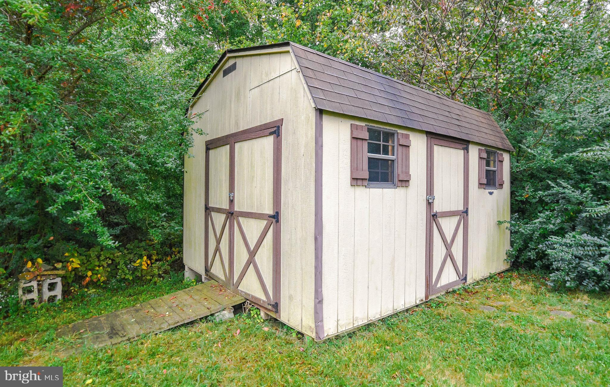 BAREFOOT ACRES - Residential