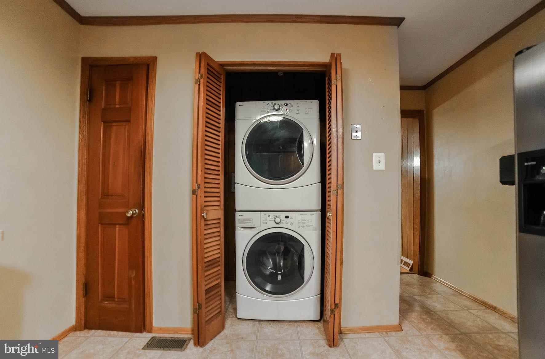 BAREFOOT ACRES - Residential