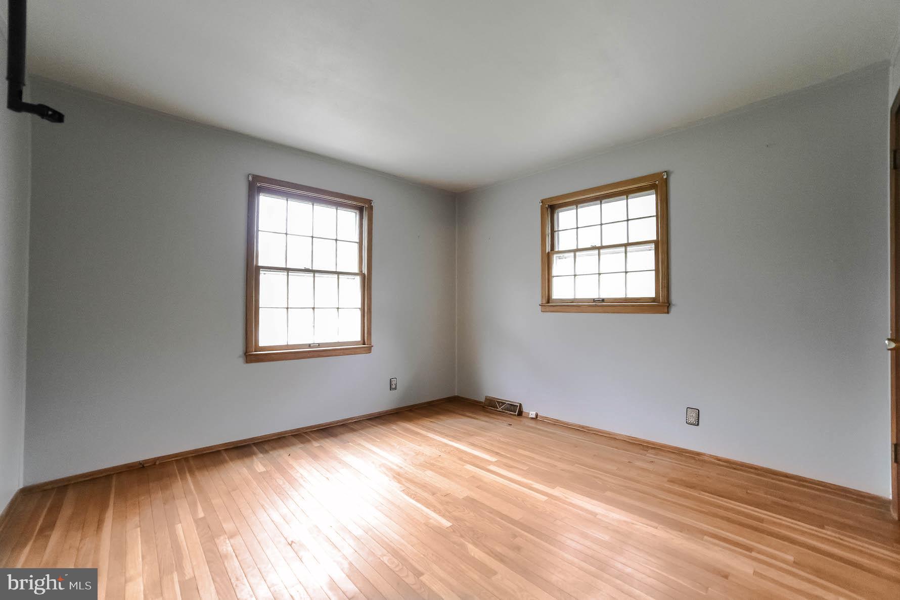 BAREFOOT ACRES - Residential