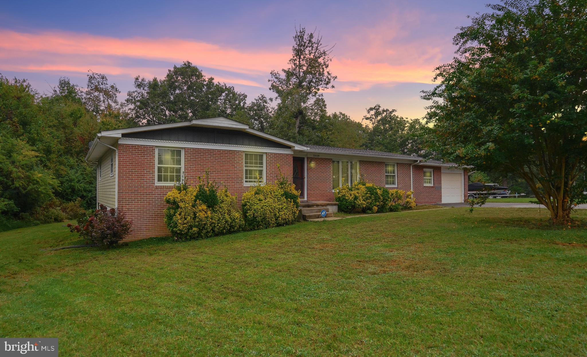 BAREFOOT ACRES - Residential