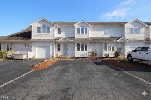 Townhouse For Rent - 117 Lakeside Drive<br/> LEWES, DE 19958