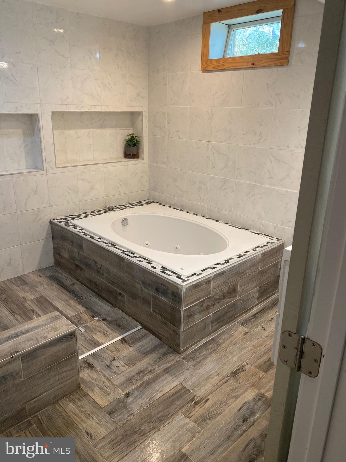 FARMBROOK - Residential Lease