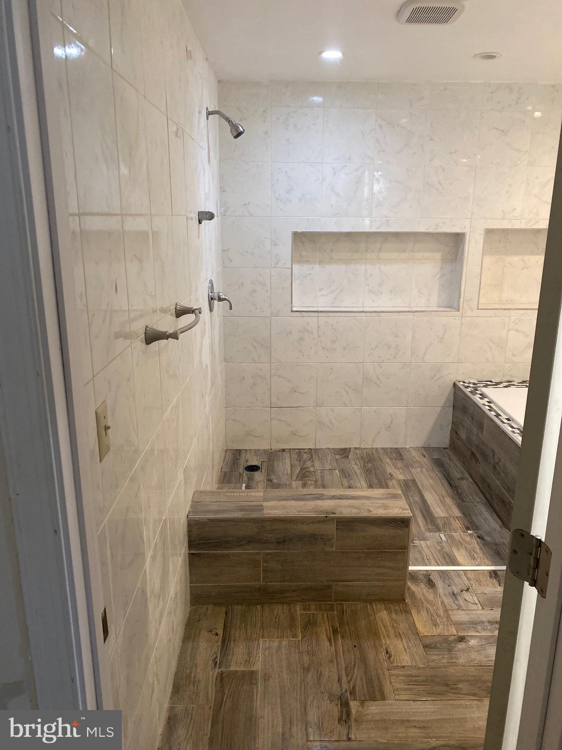 FARMBROOK - Residential Lease