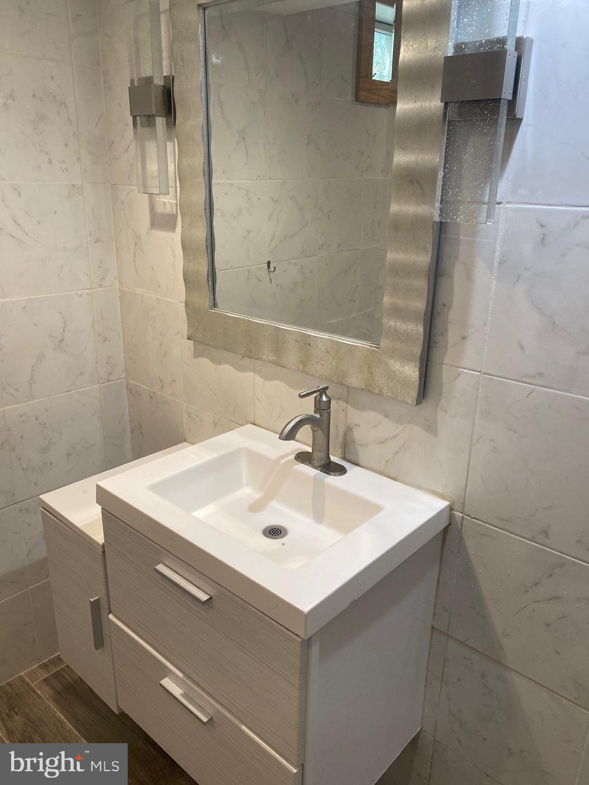 FARMBROOK - Residential Lease