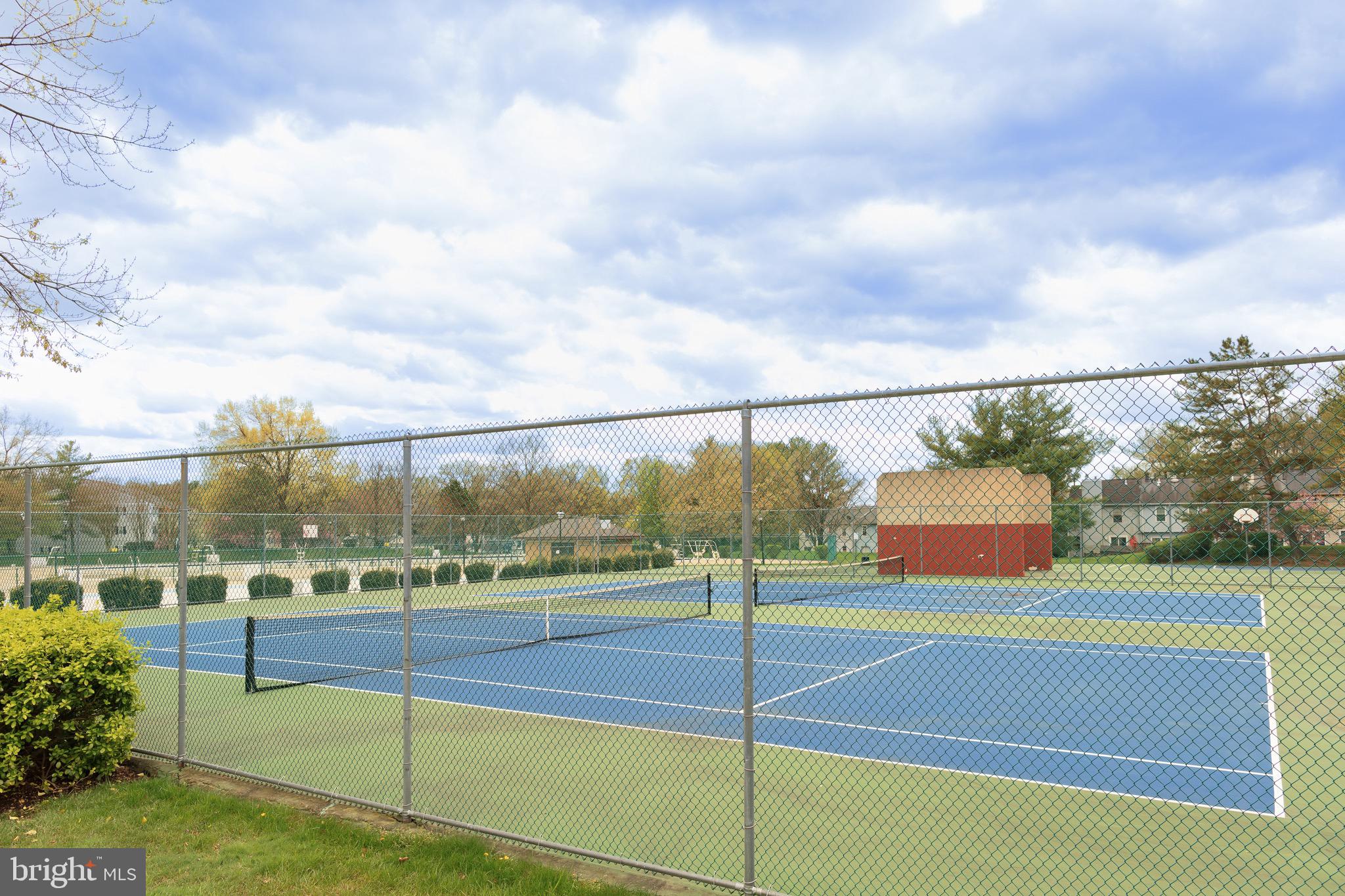 WILLOW WOOD - Residential Lease