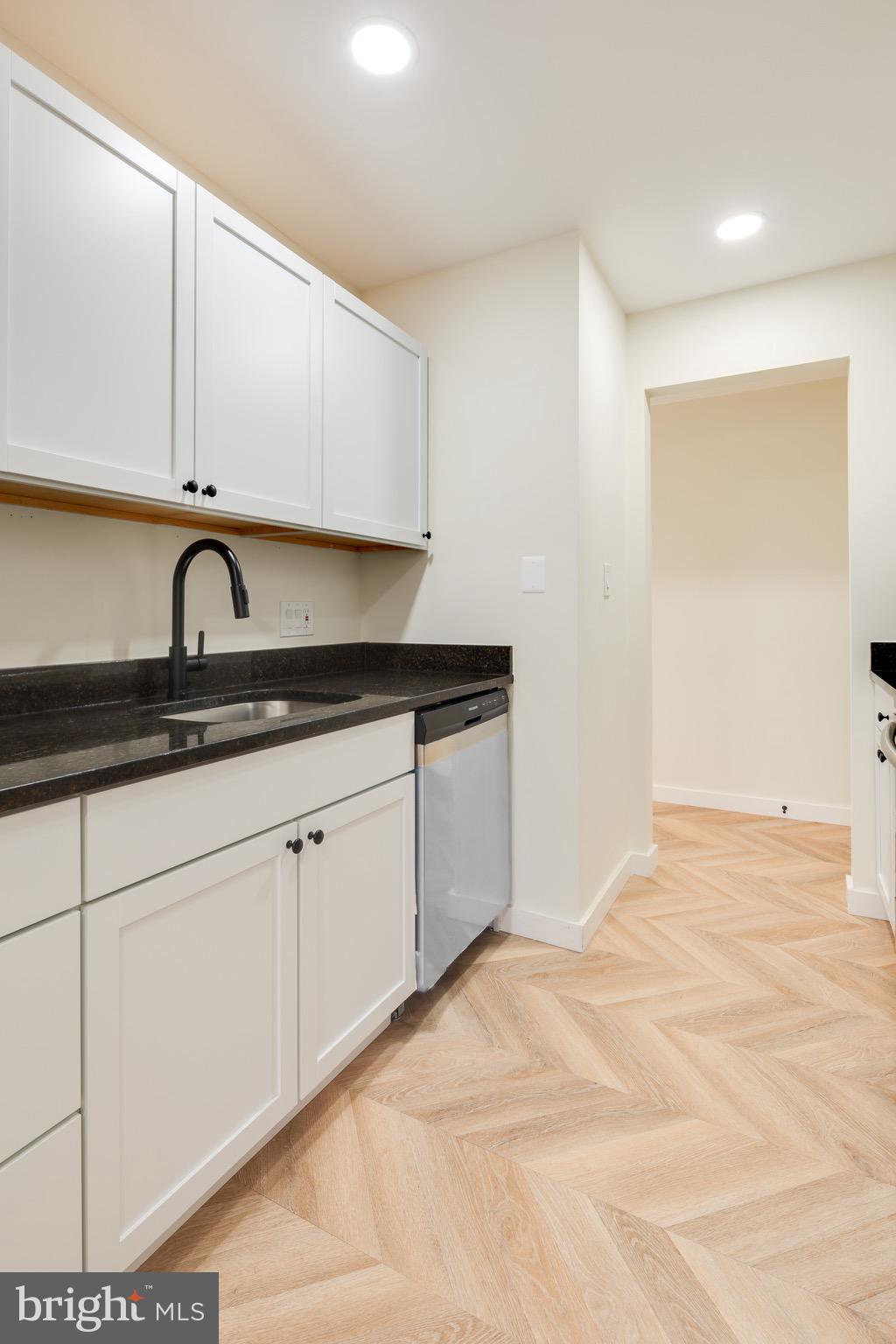 WILLOW WOOD - Residential Lease