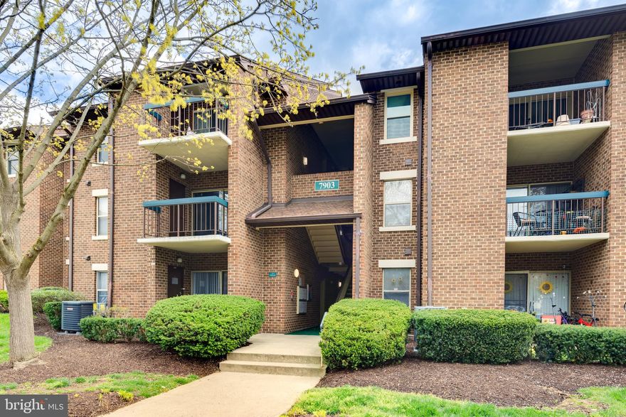 Renovated 2 bedroom, 2 bathroom house in Flower Hill. Walkable to shopping center and public transportation.  Amenities included: balcony, central air, central heat, washer dryer in unit, community center, pool, tennis court, playground. Available immediately for rent.