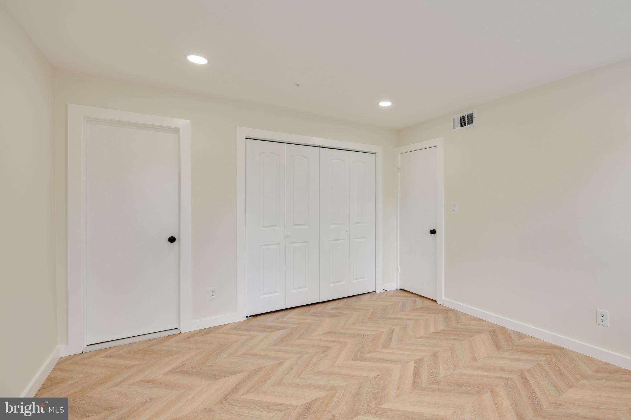 WILLOW WOOD - Residential Lease