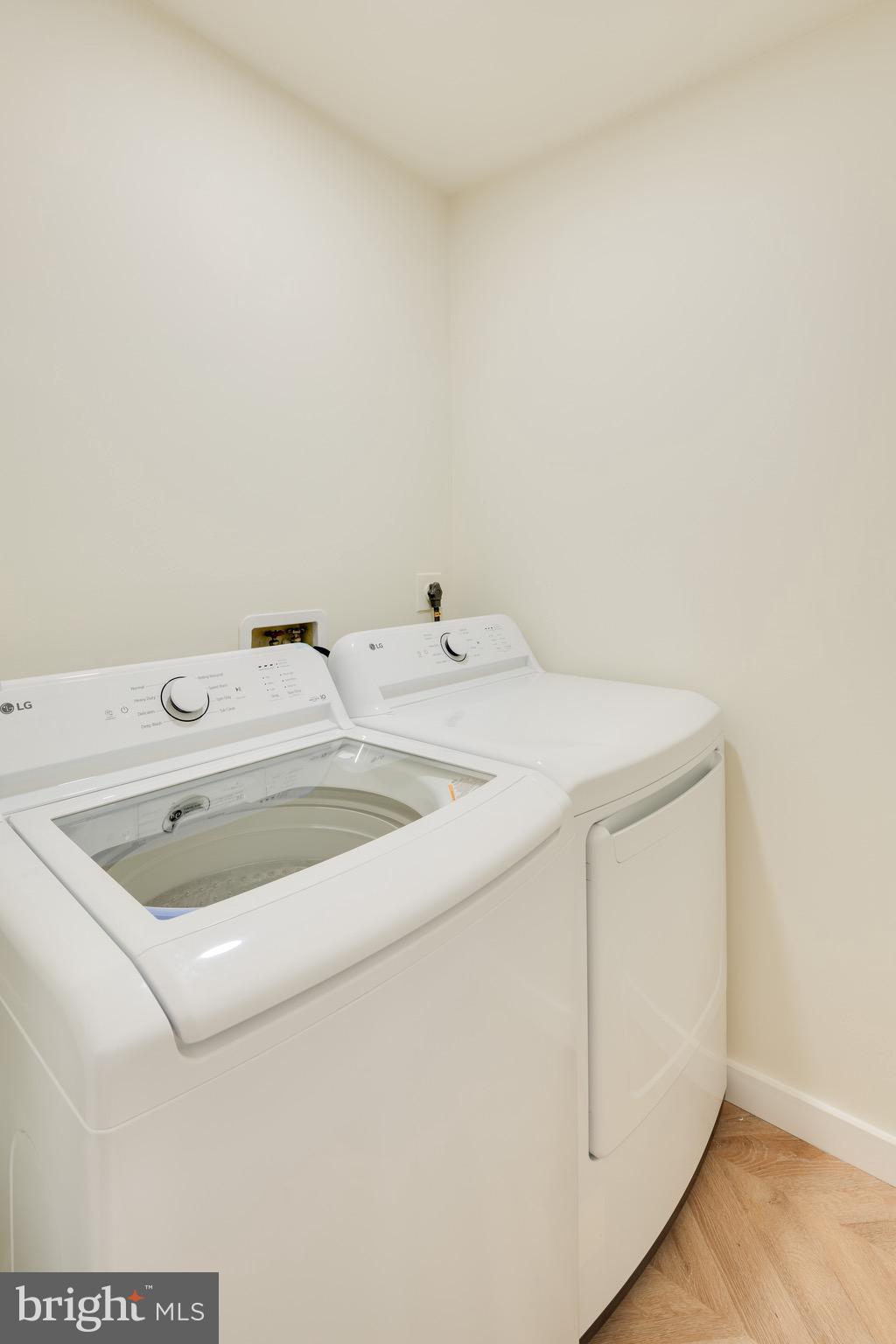 WILLOW WOOD - Residential Lease