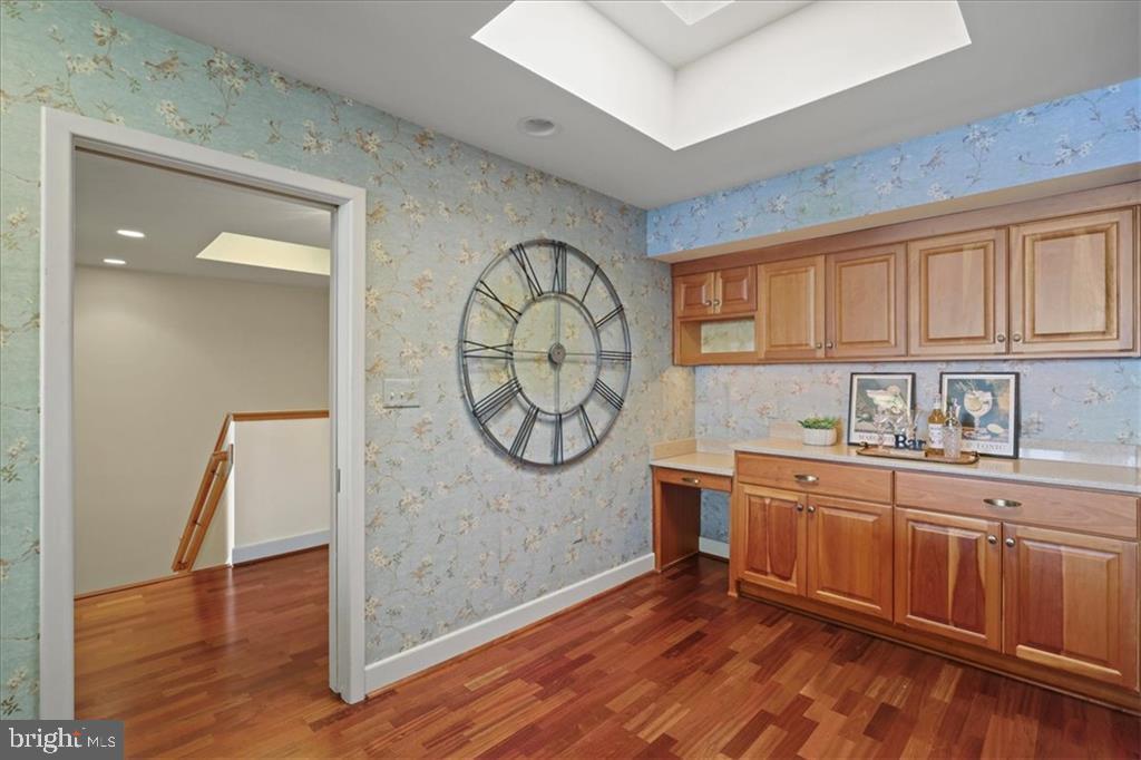 215 BROOKE AVENUE 1004