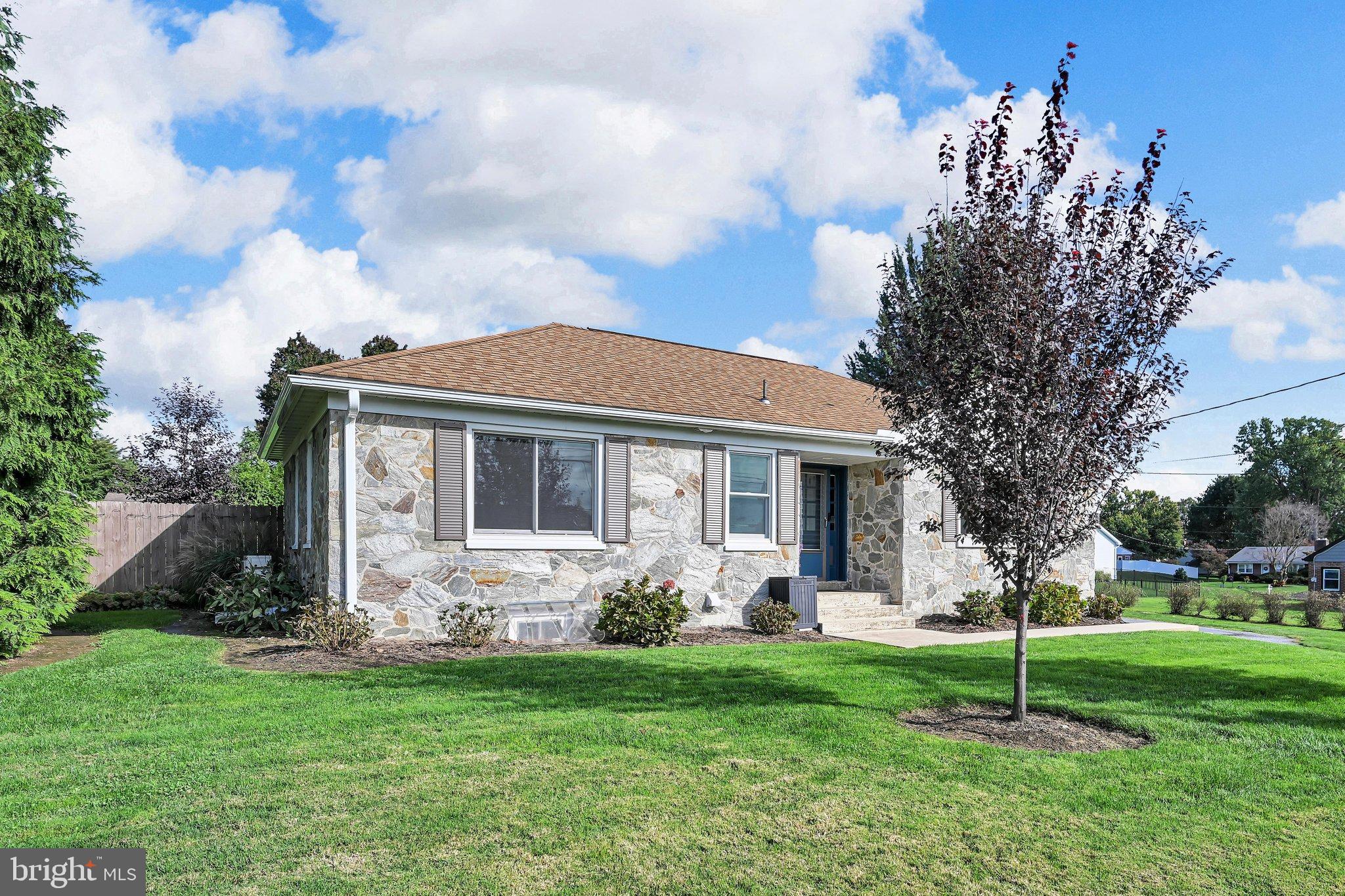 211 E PENN GRANT ROAD