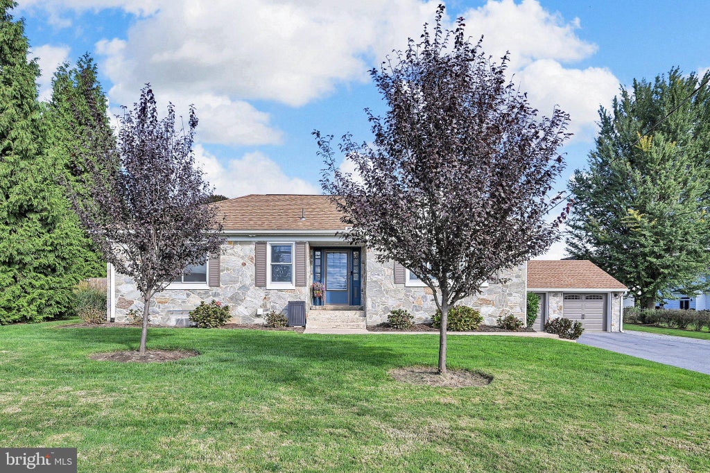 Photo of 211 E Penn Grant Road, WILLOW STREET, PA 17584 (MLS # PALA2096518)