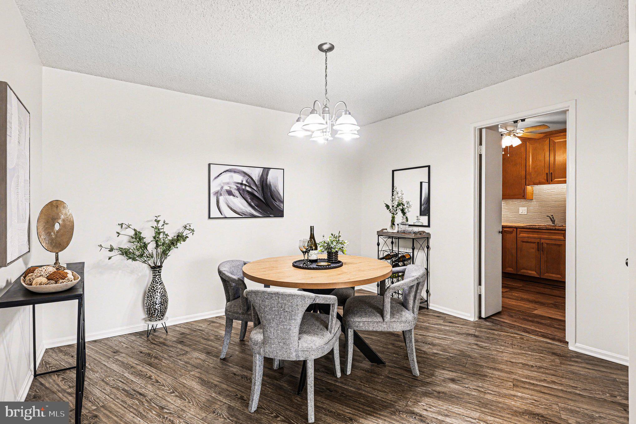 MONTEBELLO - Residential