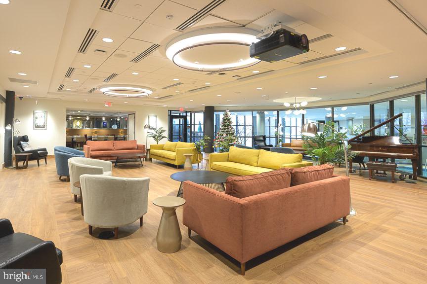 MONTEBELLO - Residential