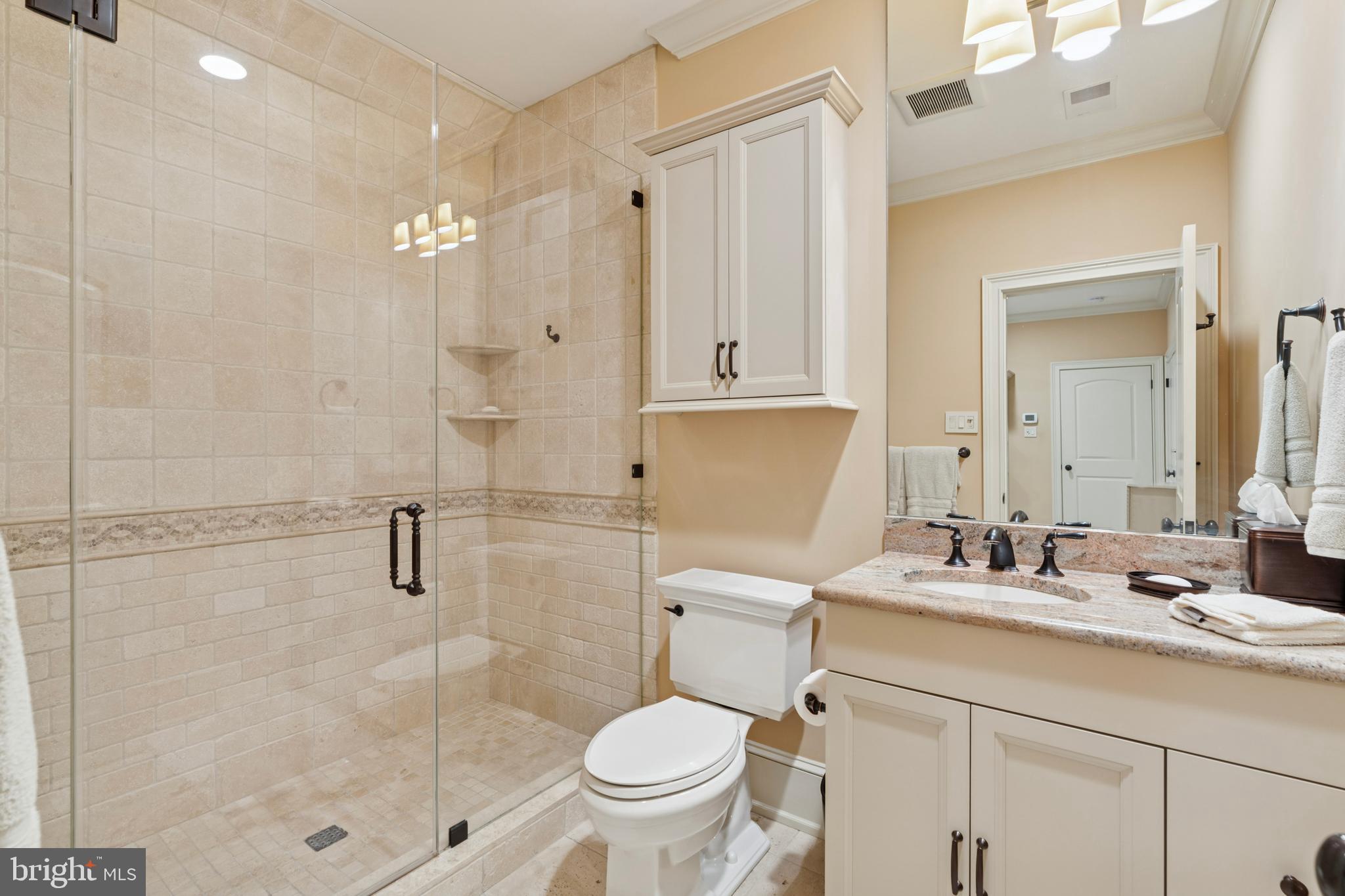 GLADWYNE - Residential