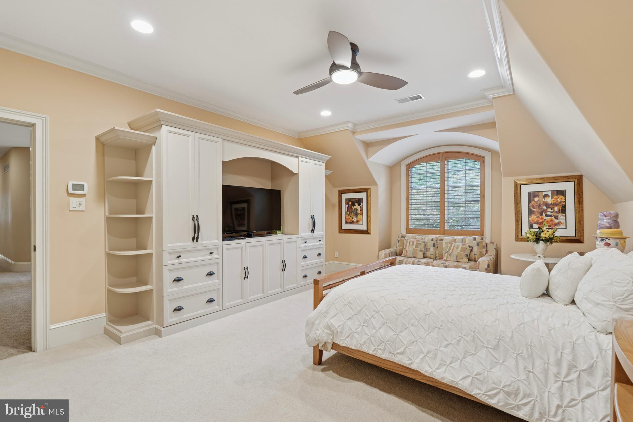 GLADWYNE - Residential