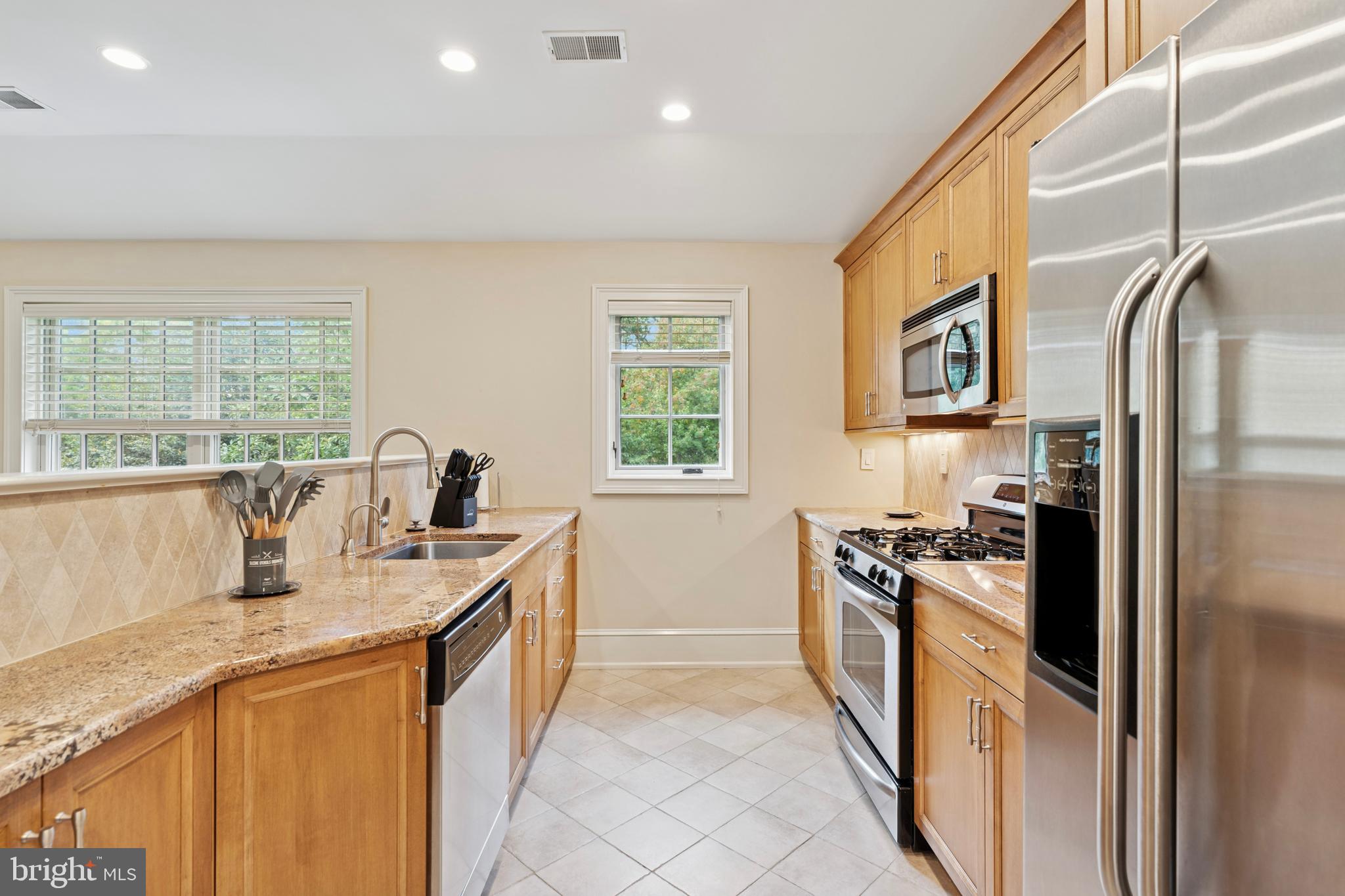 GLADWYNE - Residential