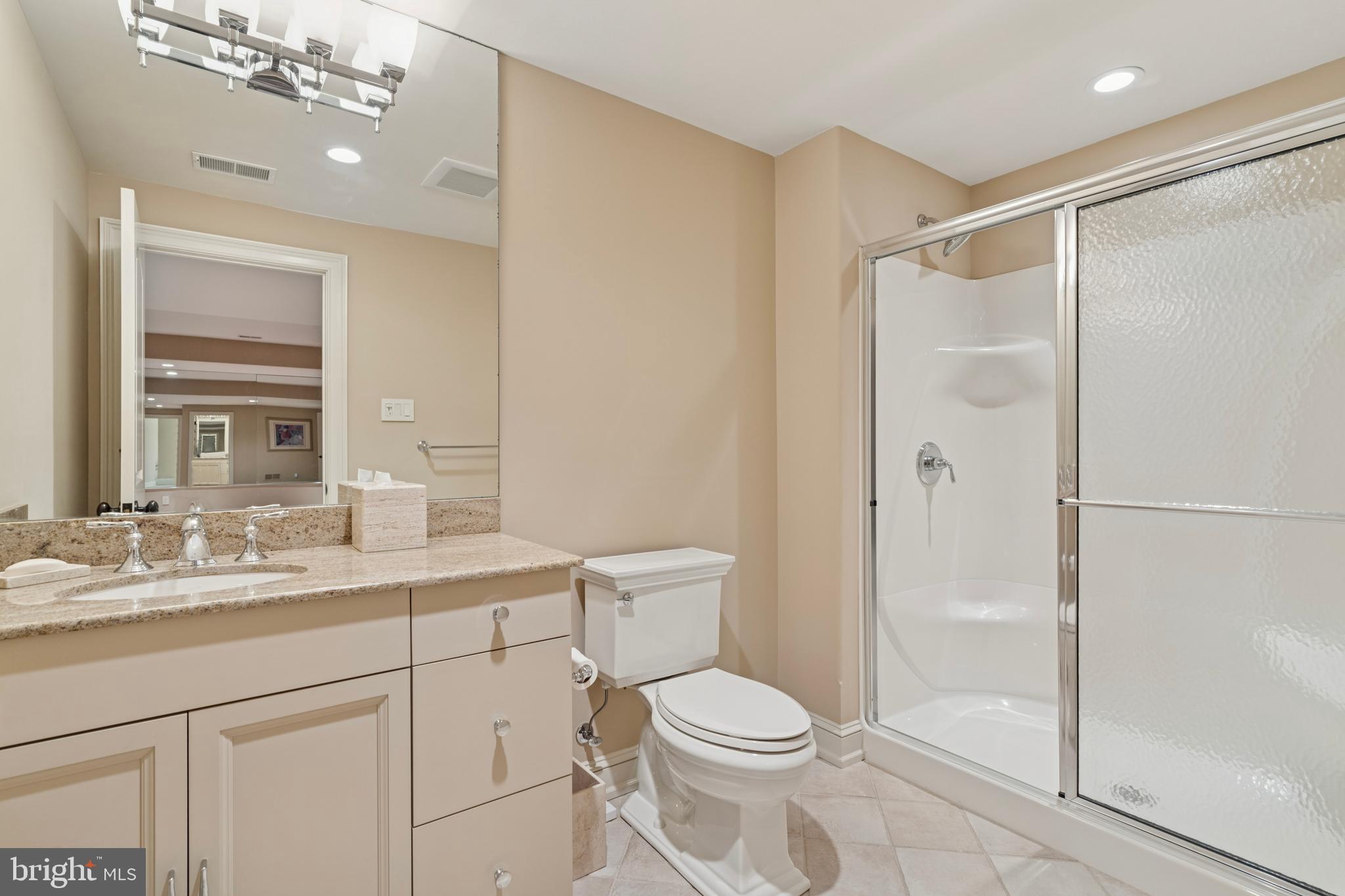 GLADWYNE - Residential