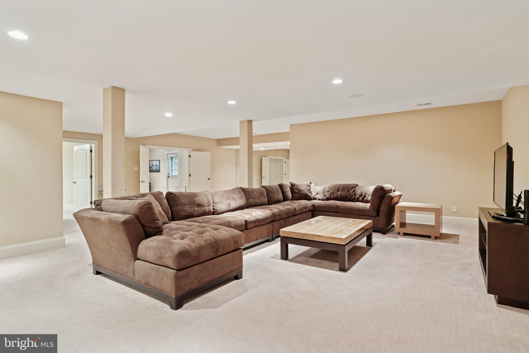 GLADWYNE - Residential