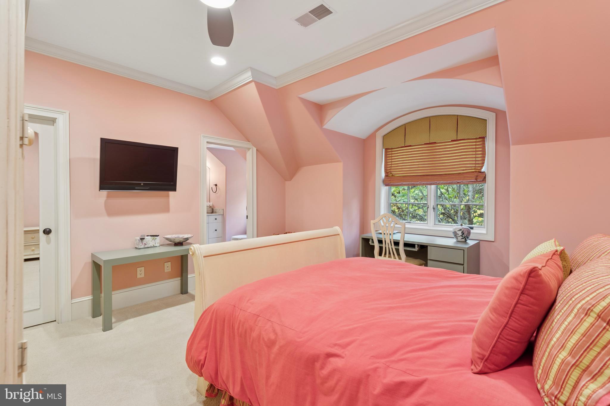 GLADWYNE - Residential