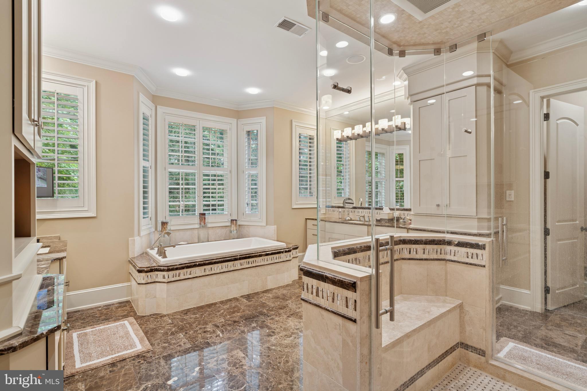 GLADWYNE - Residential