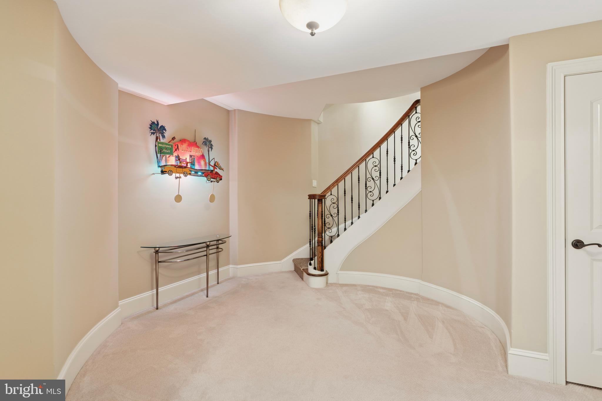 GLADWYNE - Residential