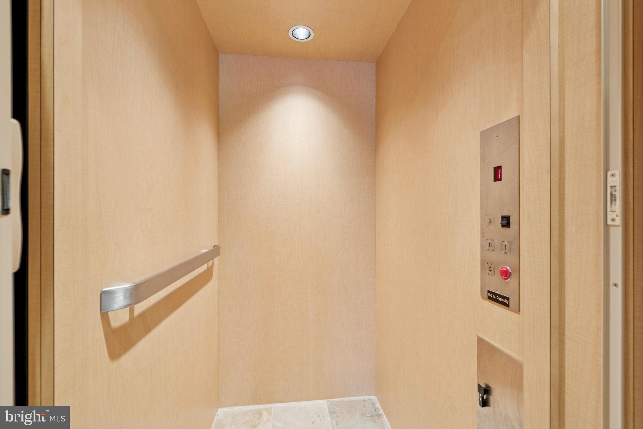 GLADWYNE - Residential