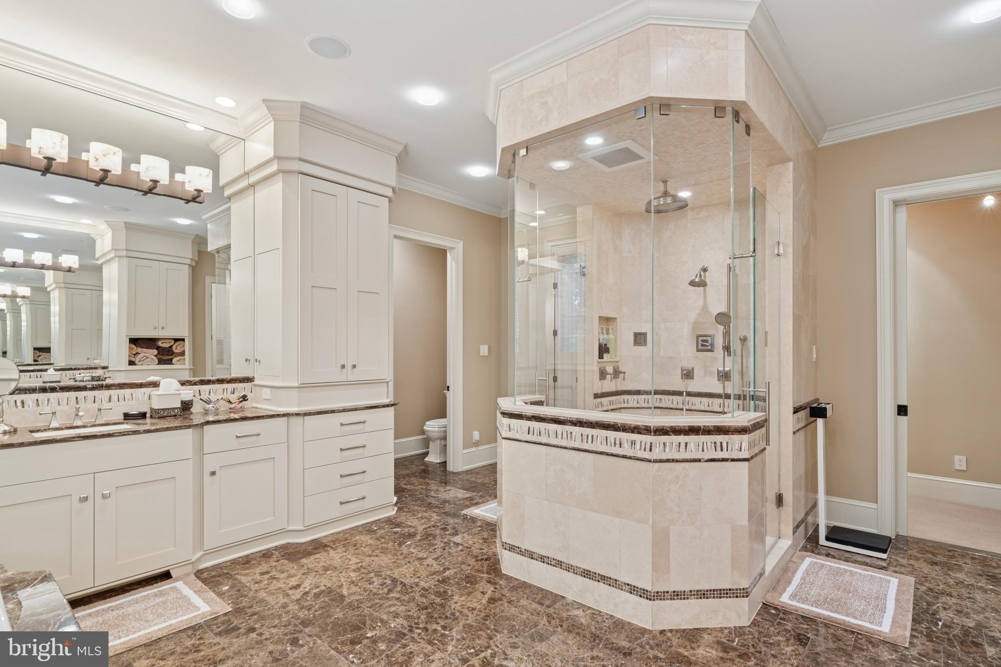 GLADWYNE - Residential