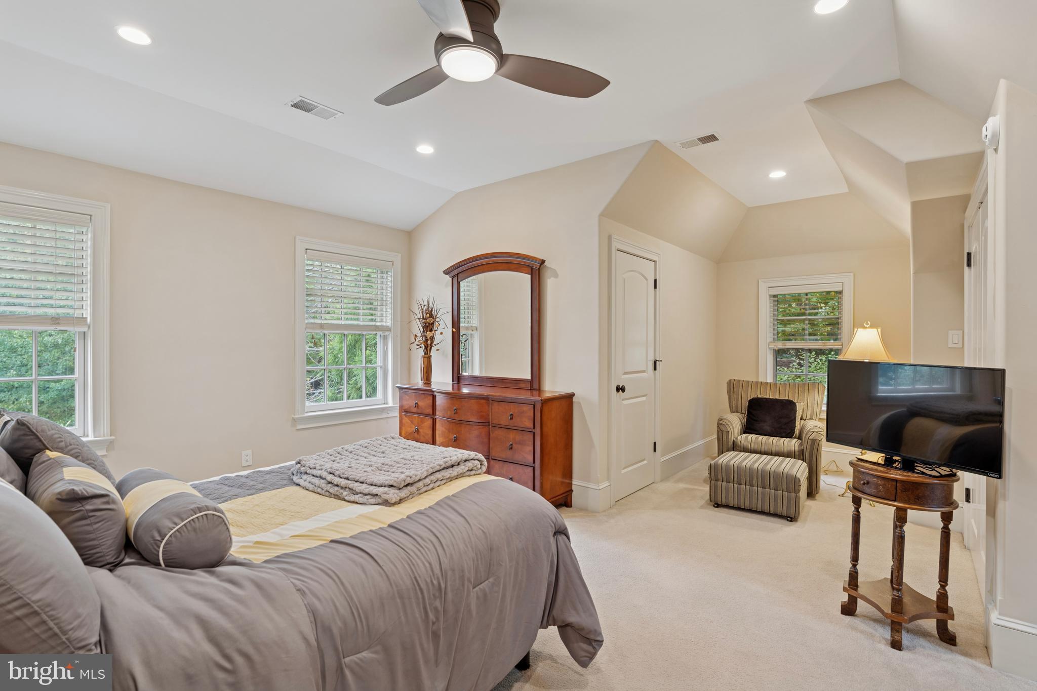 GLADWYNE - Residential