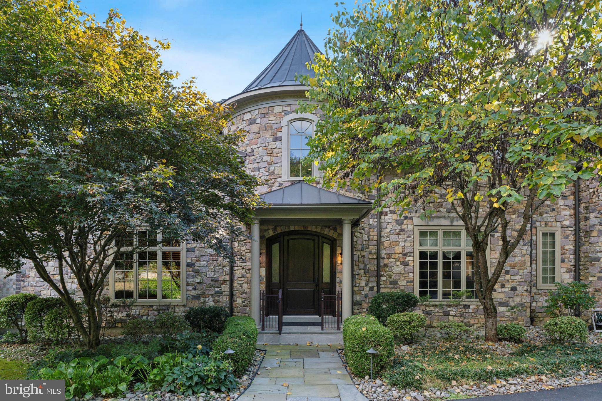 GLADWYNE - Residential