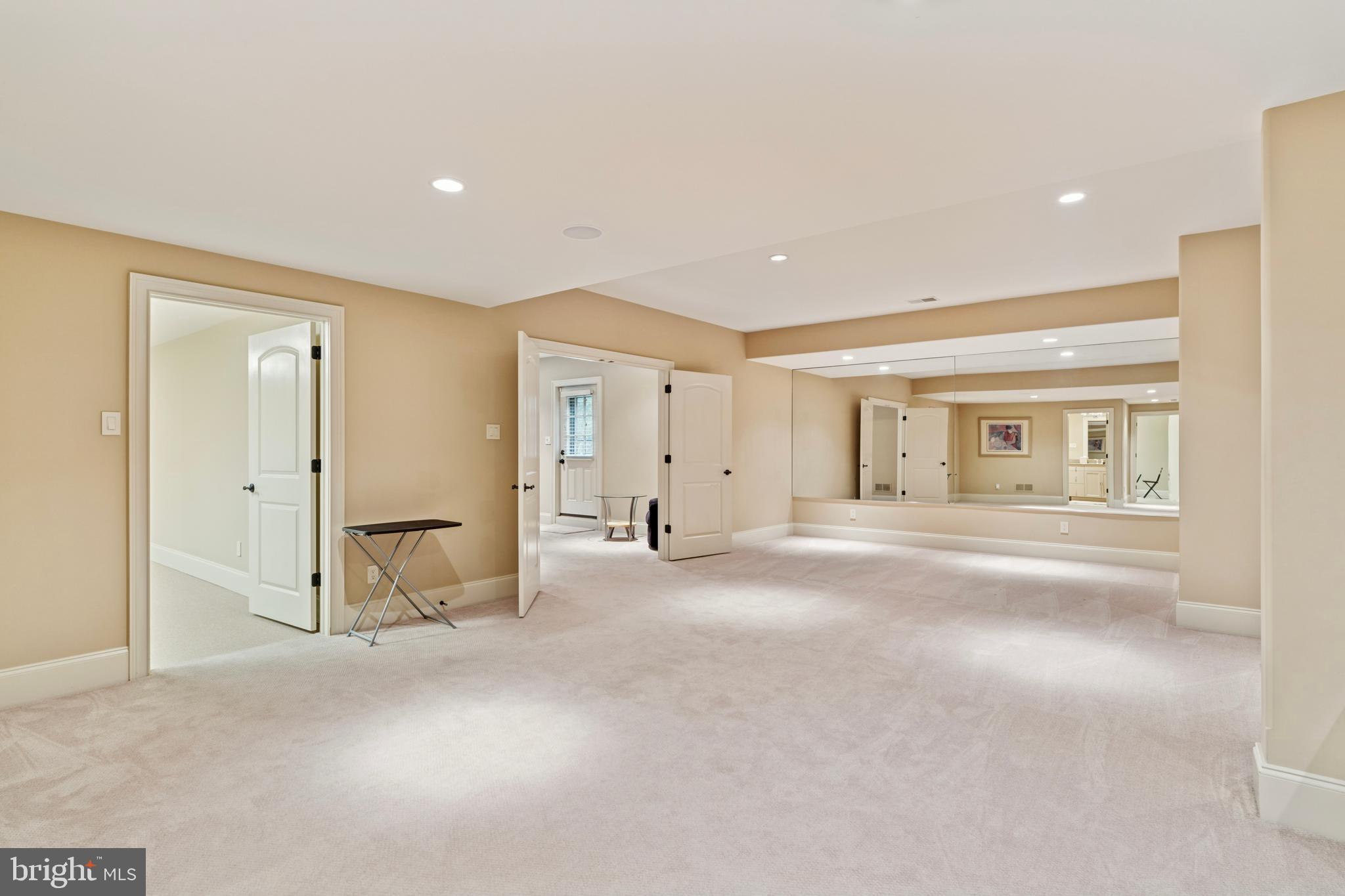 GLADWYNE - Residential