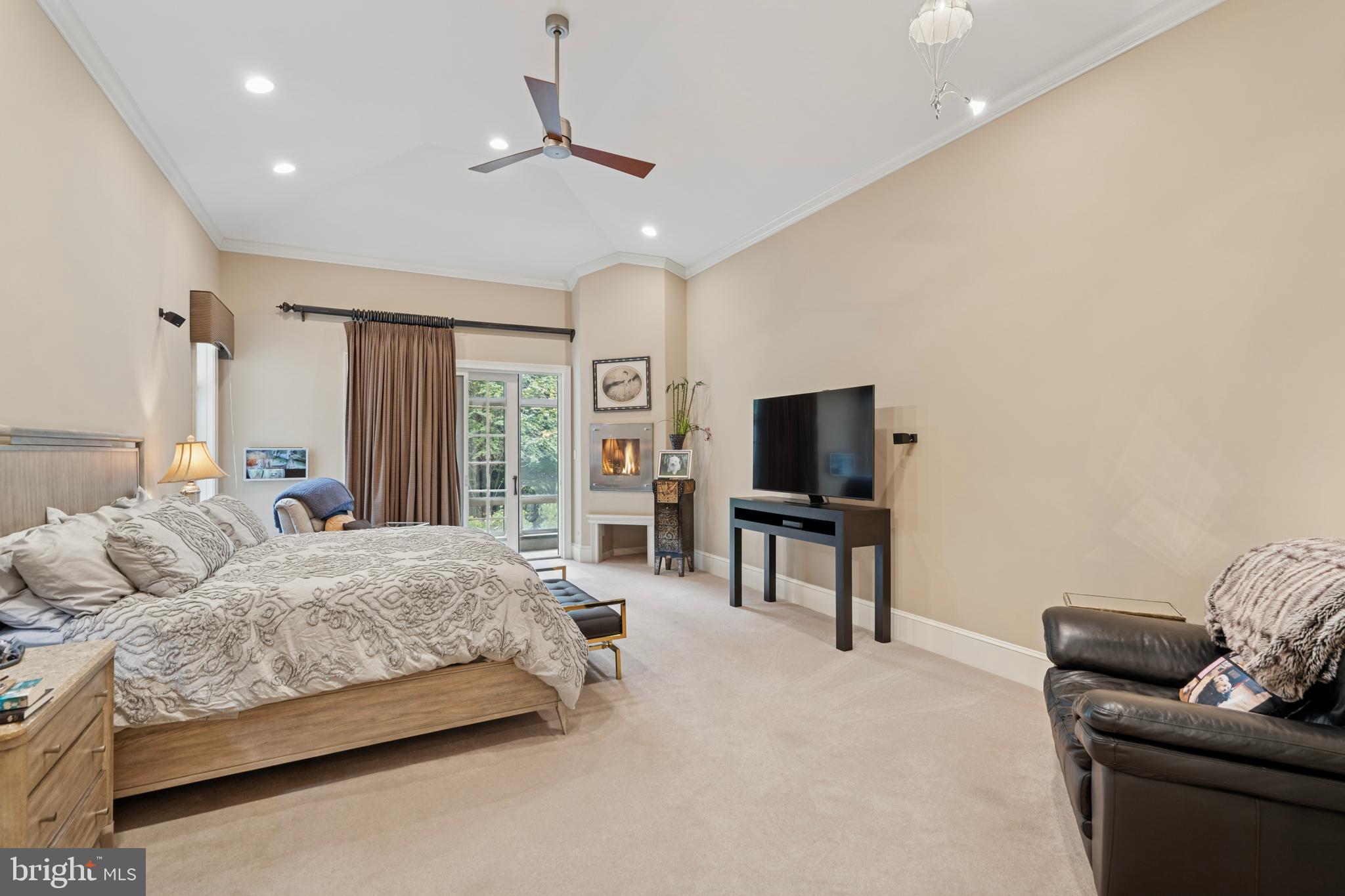 GLADWYNE - Residential