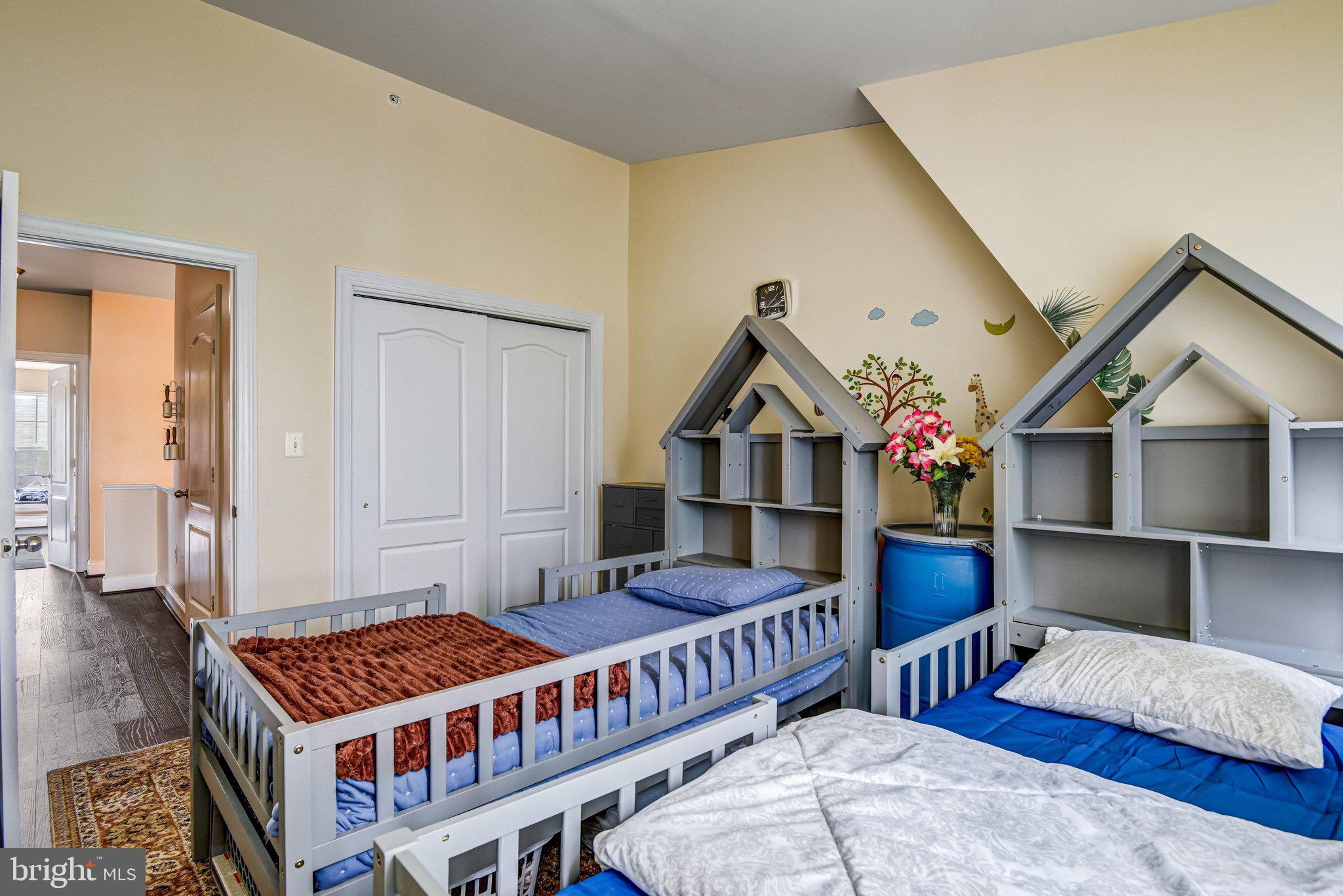 HIGHLANDS CIRCLE CONDOMINIUM - Residential