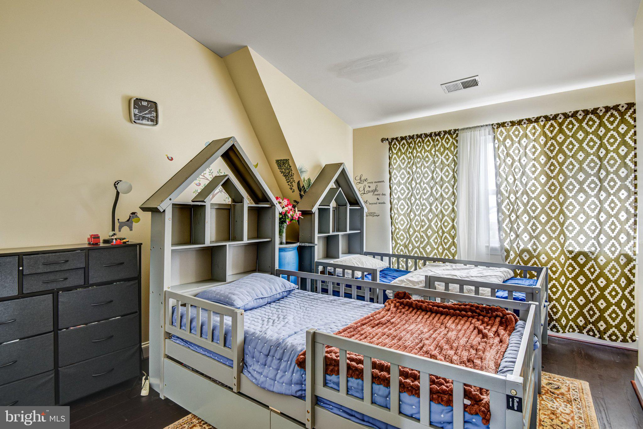 HIGHLANDS CIRCLE CONDOMINIUM - Residential