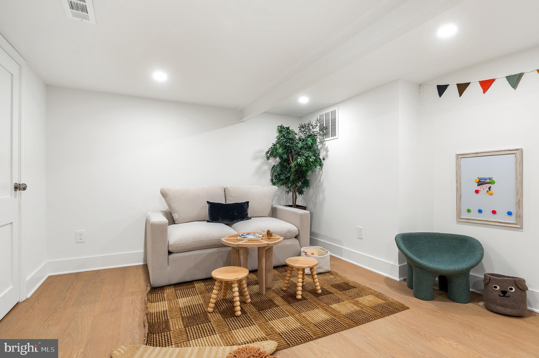 CHEVY CHASE GARDENS - Residential