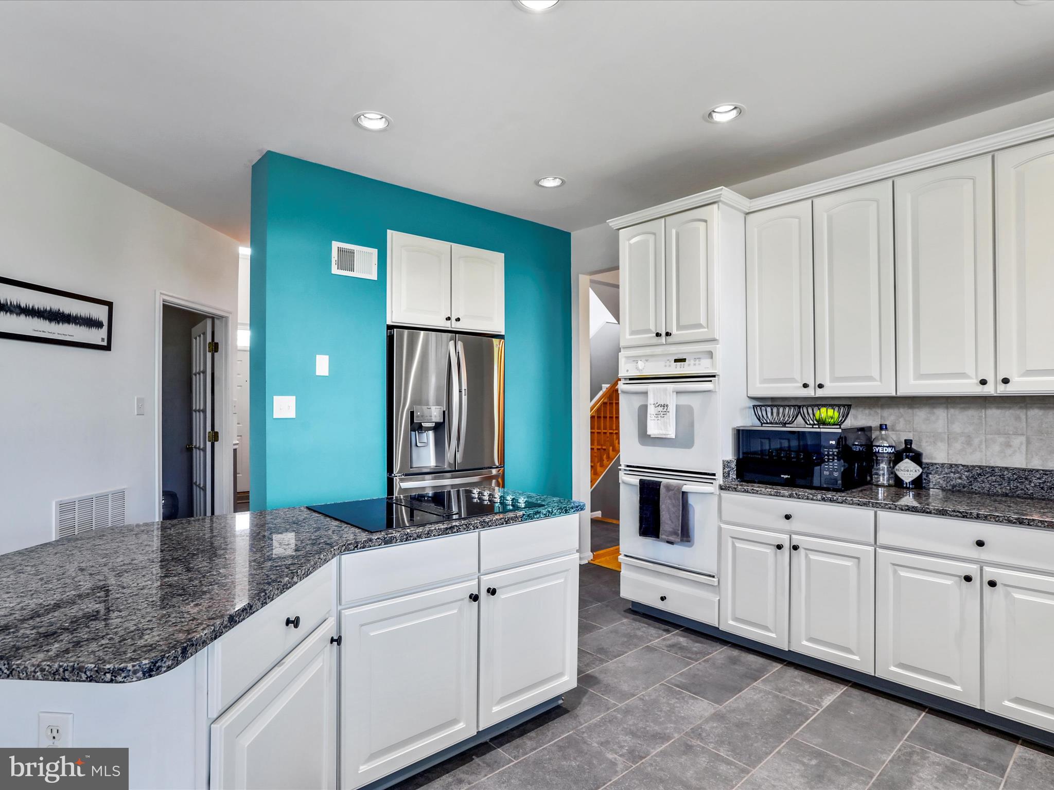 CRESTVIEW - Residential